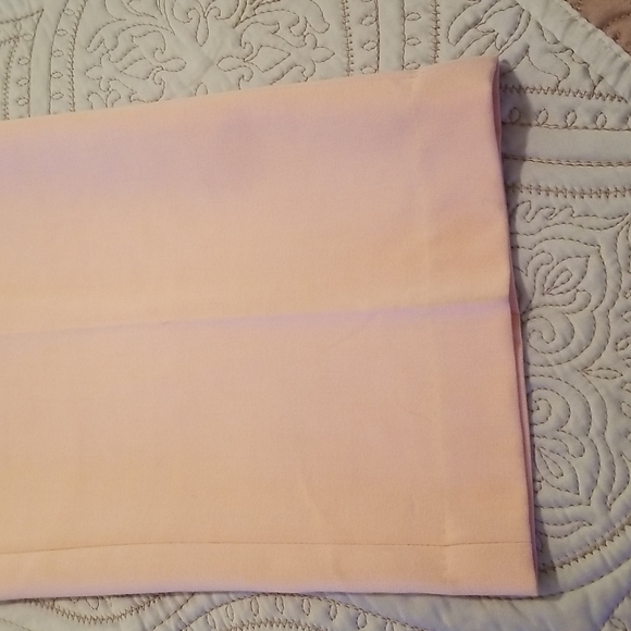 DKNY womens slacks size 14  waistband 17" 1/2, length 25" thigh 11" 1/2 - Picture 6 of 6